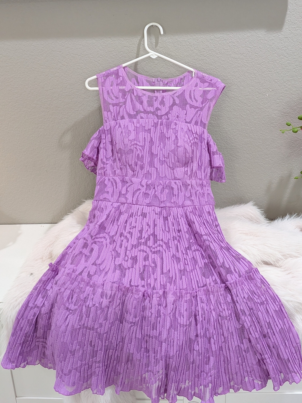 Lavender Floral Micro-Pleated Cold-Shoulder Tiered Dress Size Small